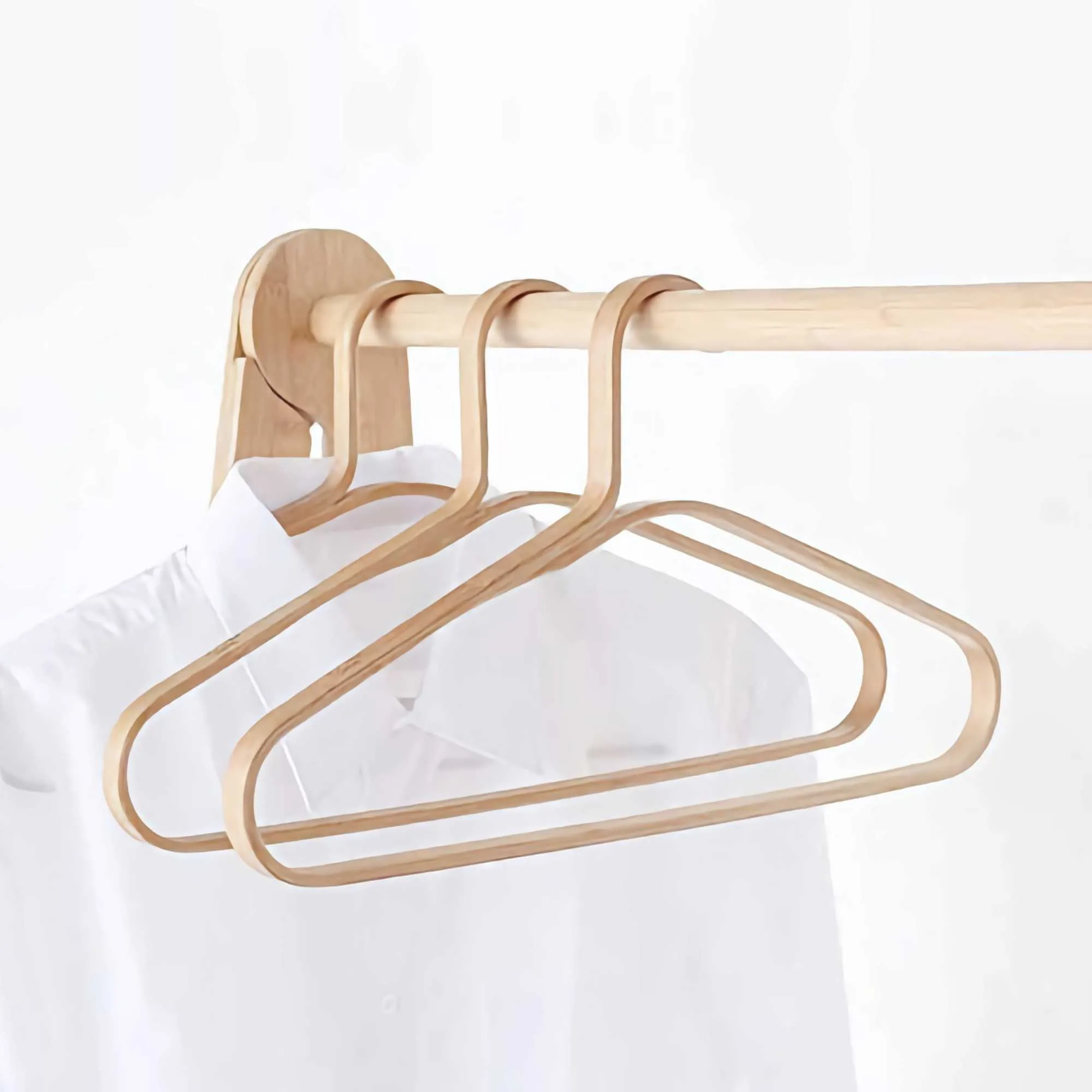 Gudee CAKON bamboo hanger, natural (set of 3)